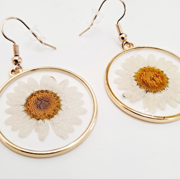 Gold Hoop pressed Flower Earrings Dangle Boho Daisy resin 💖2/$30 - Picture 6 of 10